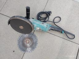 Szlifierka Kątowa Makita GA9020S 230MM, 2200W na wynajem