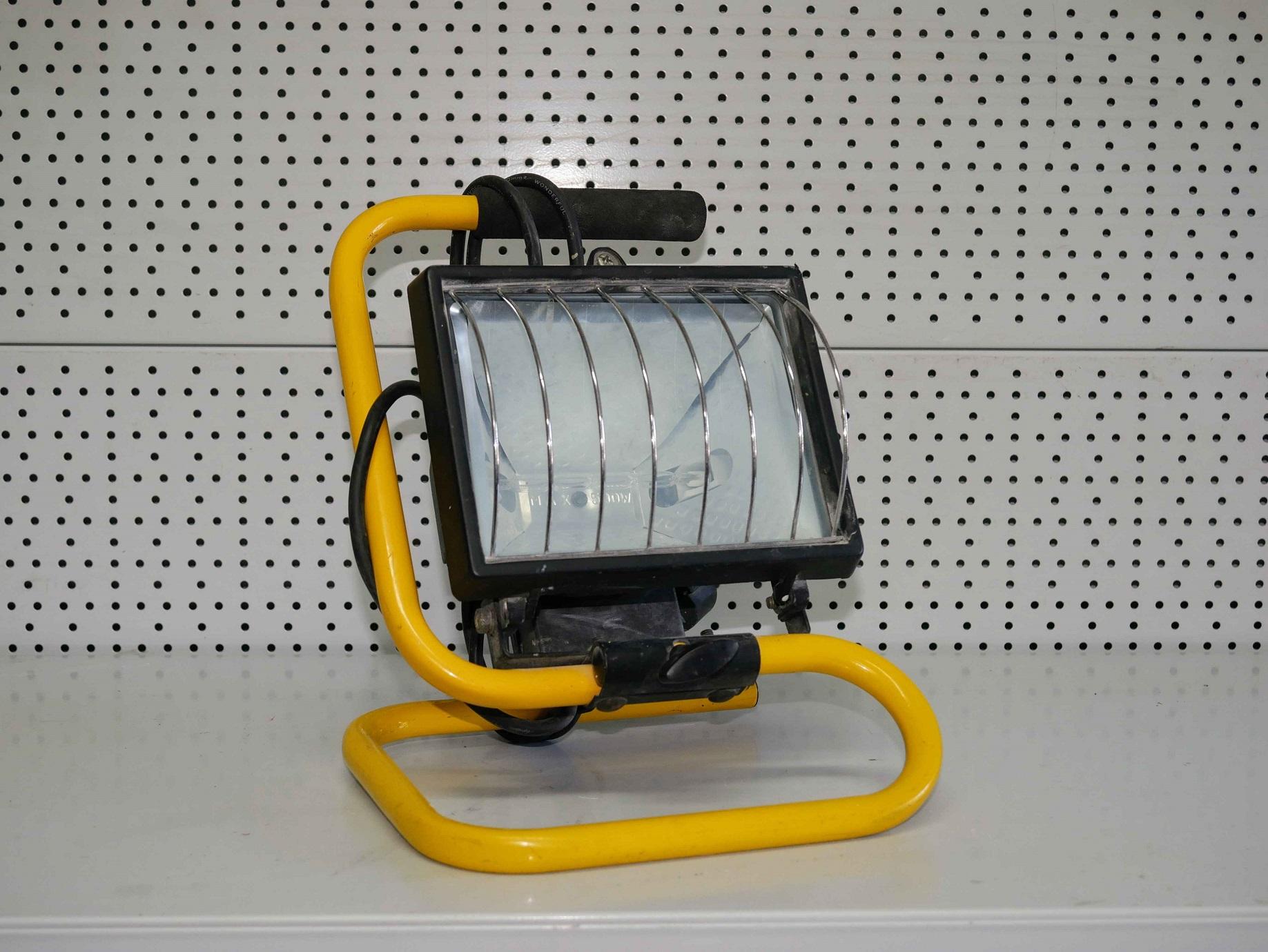 Lampa halogenowa na wynajem