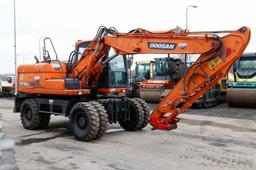 DOOSAN  DX 160W na wynajem