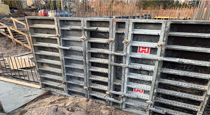 Szalunek ścienny wielkopłytowy MANTO na wynajem