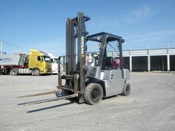 Nissan  UJ02A20U na wynajem