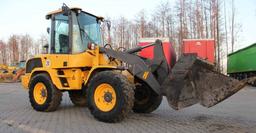 Volvo  L30G na wynajem