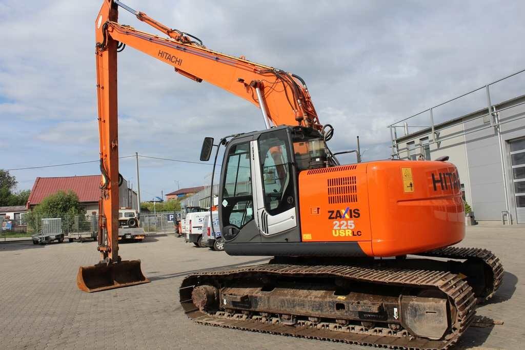 HITACHI ZX225USLC-6 Long Reach Compakt na wynajem