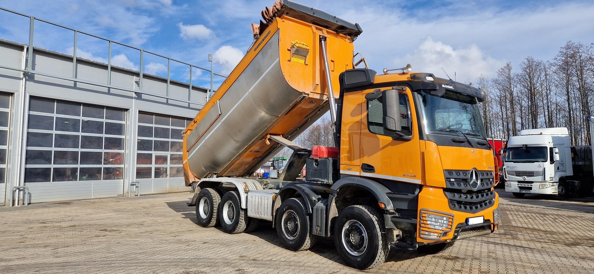 Mercedes Arocs 3745 8x4 na wynajem