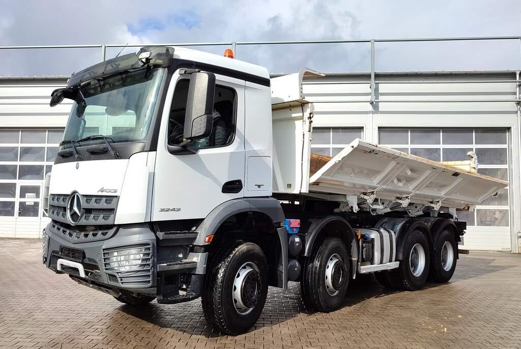 Mercedes Arocs 3243 8x4 na wynajem