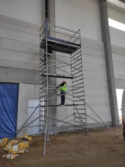 Rusztowanie aluminiowe szerokie wysokość robocza 8m na wynajem