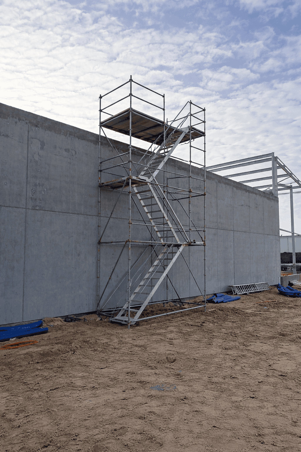 Schodnia budowlana systemowa na wynajem - 1