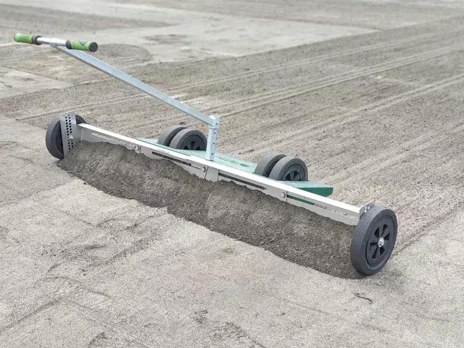 Niwelator do ziemi na wynajem - 1