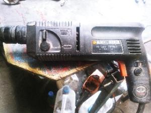 BLACK&DECKER WIERTARKA Z UDAREM SDS BD 425 RE 550WAT na wynajem