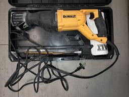 Piła szablasta DeWalt DWE305 -qs na wynajem