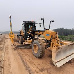 CAT 120 AWD na wynajem