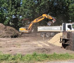 LIEBHERR  R914 + MŁOT DO KUCIA na wynajem