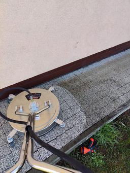 Zdjęcie Zestaw do mycia kostki, tarasów, podłóg Lavor na wynajem w Rentools